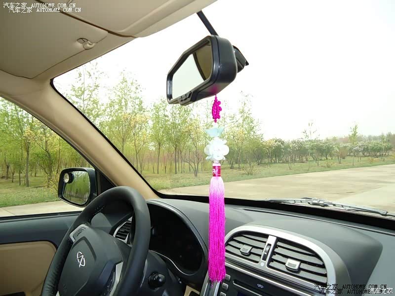 国产车的骄傲！结实省油空间大用途广底盘高，非常不错的家庭用车