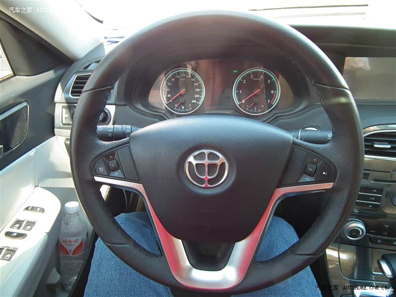 车子总体来说是不错的紧凑型车车