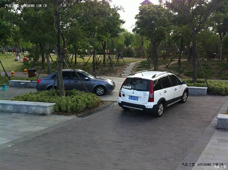 空间足够，动力稍弱，家庭出行表现良好，值得一赞