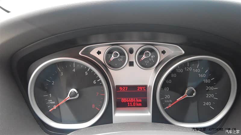 除了油耗有点高，车子开着还是很好的，基本没有小毛病