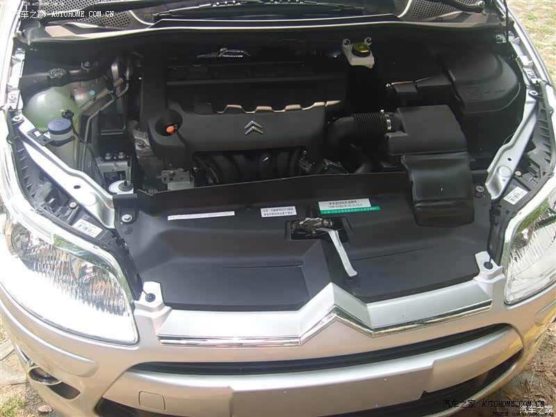 此车好车，内饰非常喜欢。做工和细节被东雪公司给毁了。