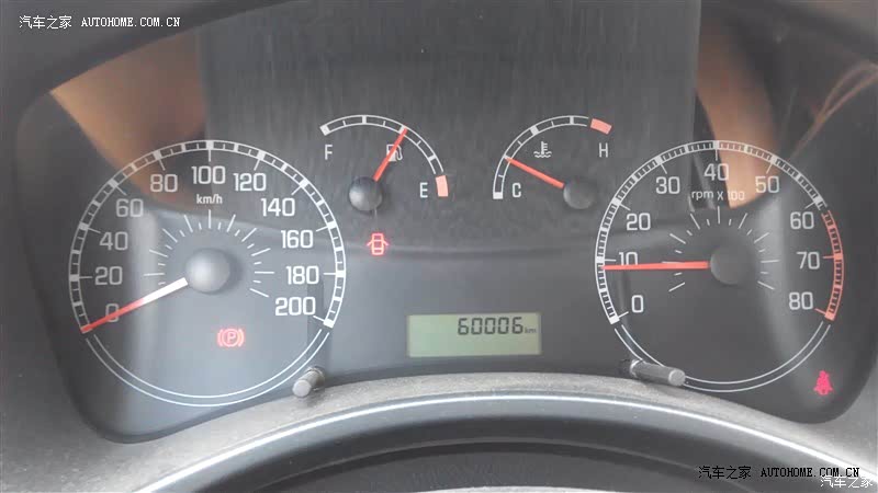 喜欢它的极其喜欢，讨厌它的觉得它一无是处