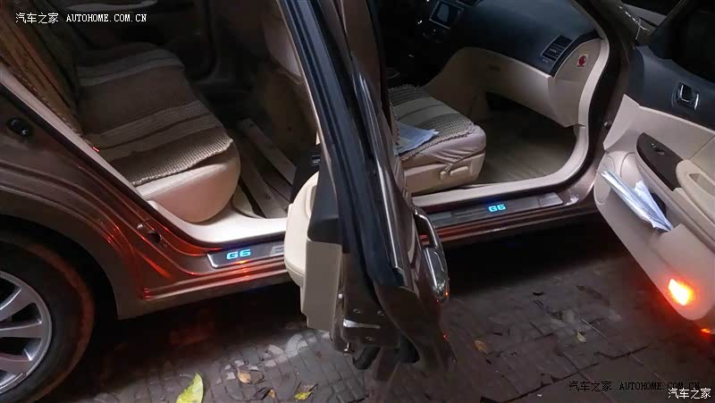 空间较大，悬挂软，乘坐舒服，动力挺好，大油门超车很爽。