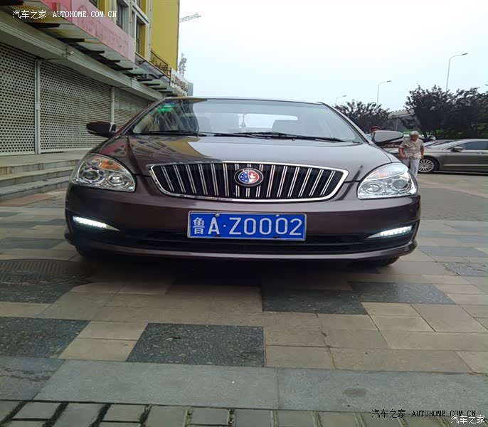 座椅舒服，操控良好，隔音不错，离合器偏高