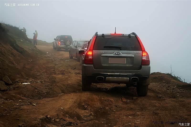 总体来说，能满足日常上下班使用，后备箱较大，适合城市使用
