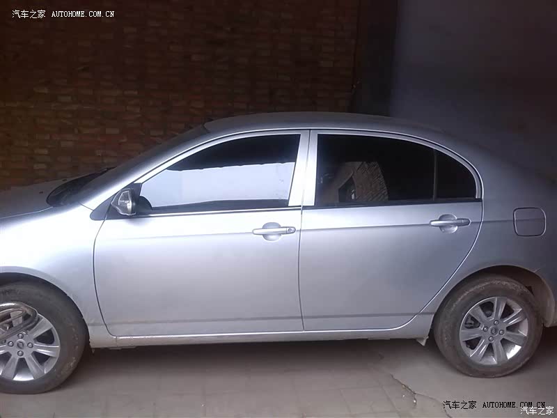 这是我的第一辆车，没开过别的车，自我感觉还不错