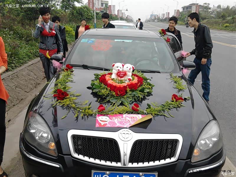 骏捷外观还是比较大方的，空间超棒2.79米的轴距使得空间很宽。