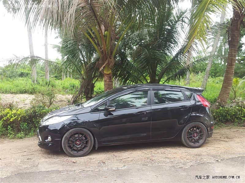 操控时尚的精品小车, 扎实的车身与隔音也是小型车中佼佼者