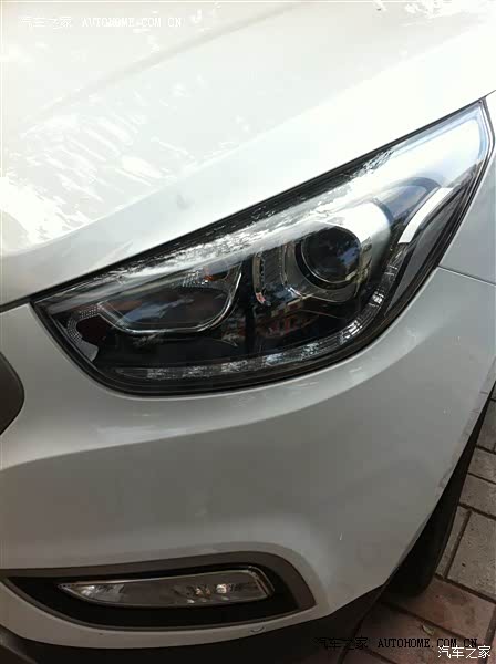 结实而不臃肿，前卫而不张扬，适合年轻人