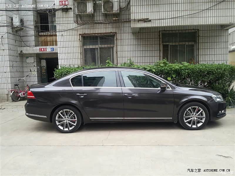 车真的不错，我家买它是路上还很少有新迈腾，这两年真心成了神车