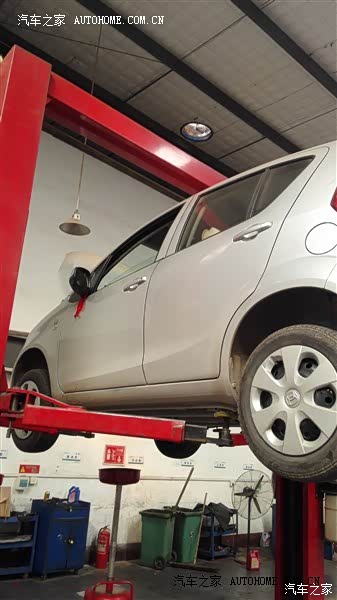 外观时尚可爱，视野宽阔，马力够用，市区穿梭，灵活自如。