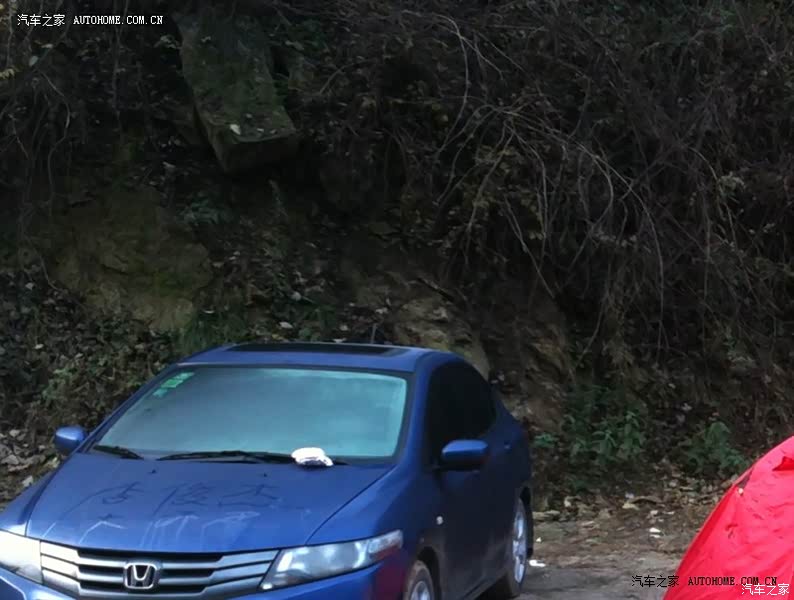 外表很时尚，动力也足够了，适合市区上下班使用