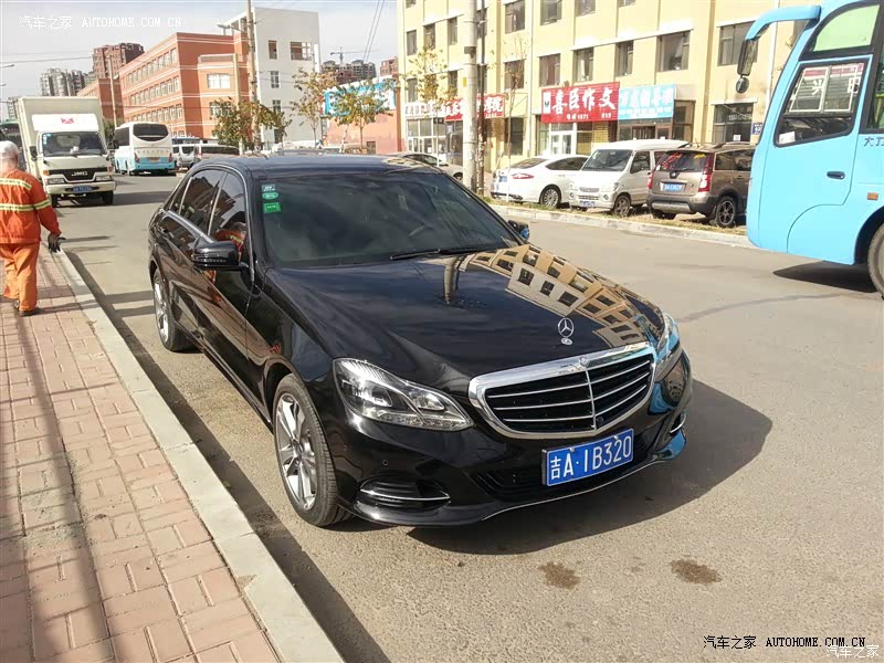 驾驶很舒服，后排空间人见人夸。动力充足，换档偶有顿挫