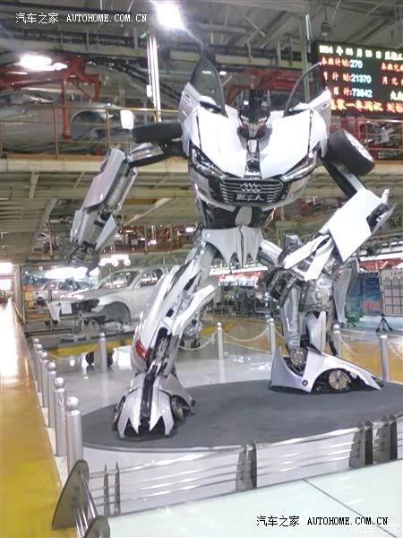 外观大气，上档次啊，空间大啊。油耗比较低啊