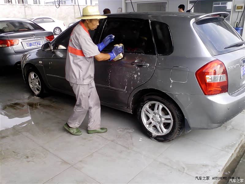 操控轻便，驾乘舒适，发动机给力，噪音不大，空间也够用