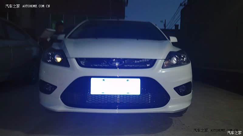 买到了梦想中的福克斯，典藏限量版，收到汽车之家钥匙扣，开心。