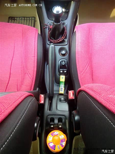 标致207款式新颖，转向精准，是不折不扣的弯道王！