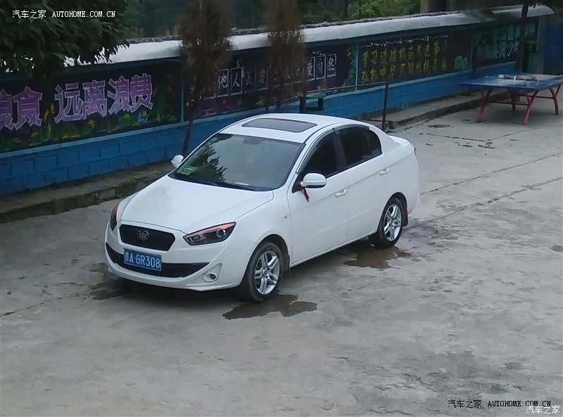 舒适度不好，操控一般，档位不好挂，车的做工还可以。