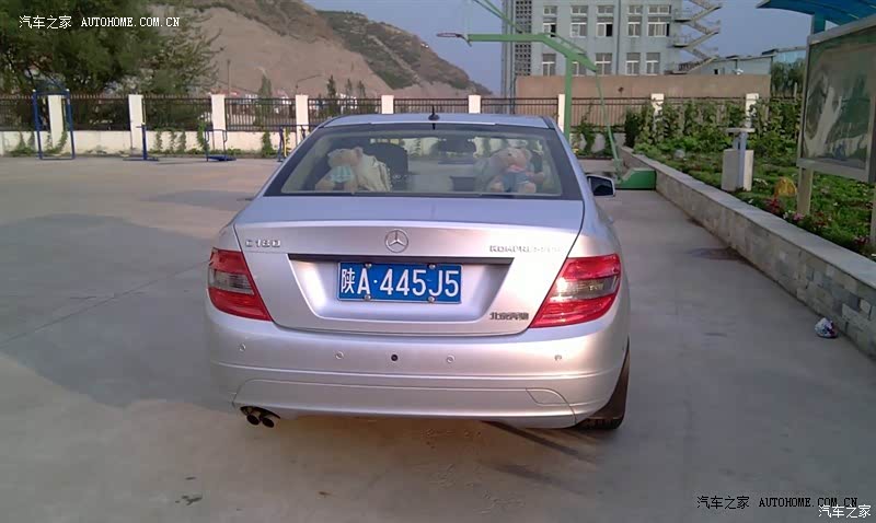 品牌知名度高、经济实用，外观大气、操控优良、高速沉稳。