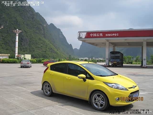 绝对算的上10万级别的小车里的精品车，优势在于外形和操控。