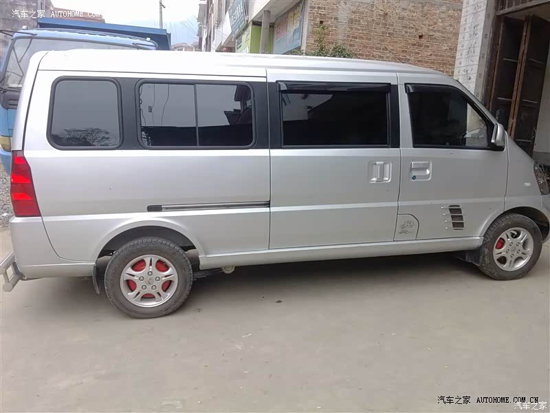 空间大，噪音大，动力一般！