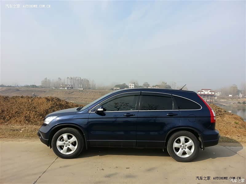 刚从思域换的CRV（换了2个月），最主要的就是感觉空间大多了！