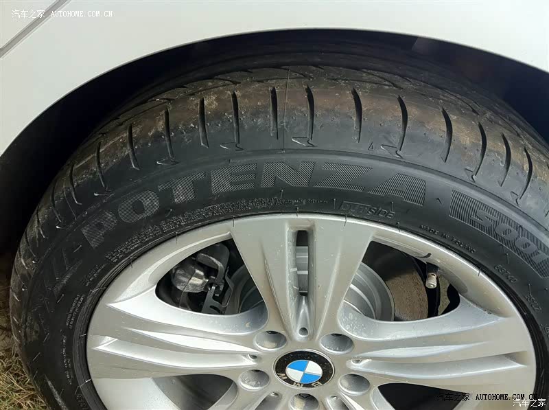 320i运动版本，性价比适中，适合上下班代步，后期改装空间大。