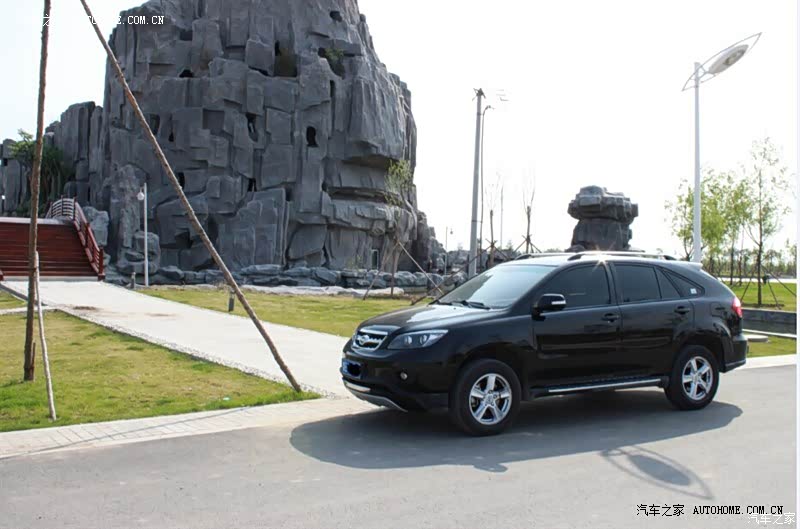 花这个价格买到配置这么高。体积这么大。舒适度很高的车超赞！