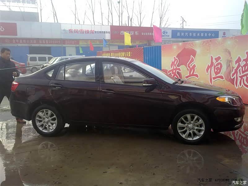 外观不错，内饰较差。提速还行，隔音较差。操纵较好，底盘较轻。