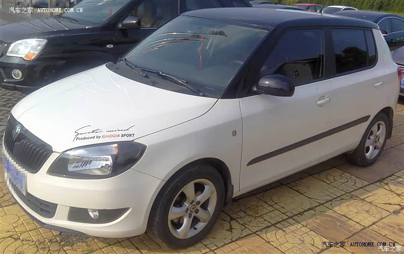 车小操控停车方便，油耗可以接受，细节有待提升！