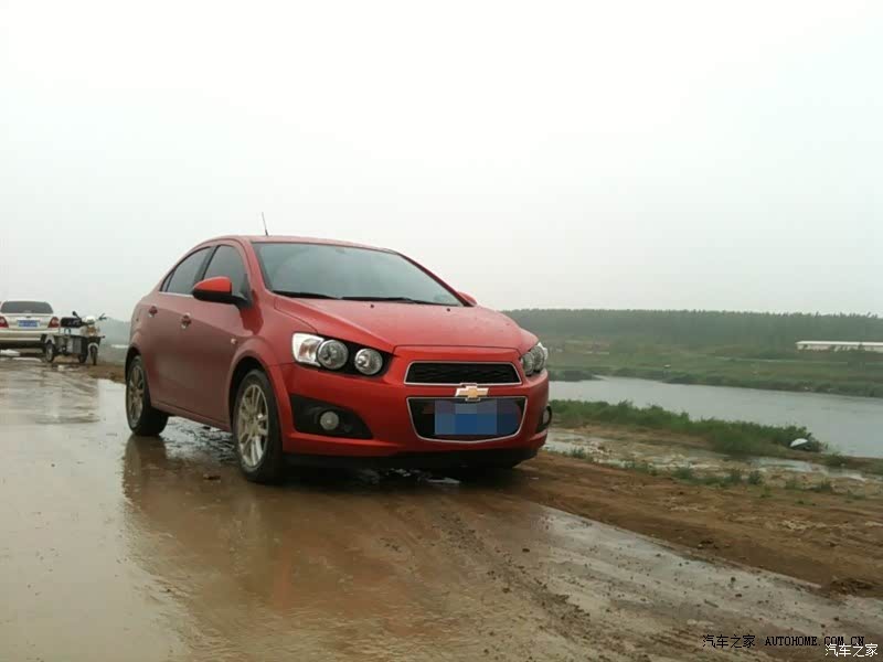 性价比高！空间大，安全系数高，操控精准，外形年轻动感有活力！