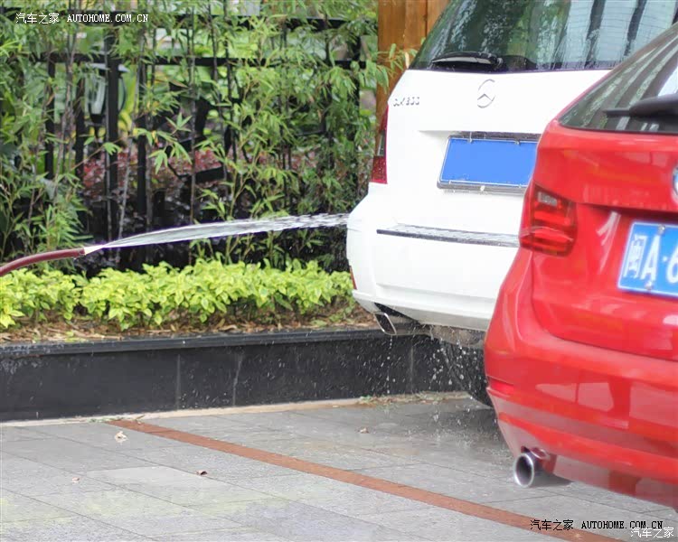 不会被撞衫的车