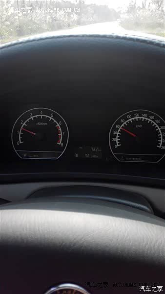 车子外观大气，内饰舒适，竞价比挺高的，部分细节做工差点。