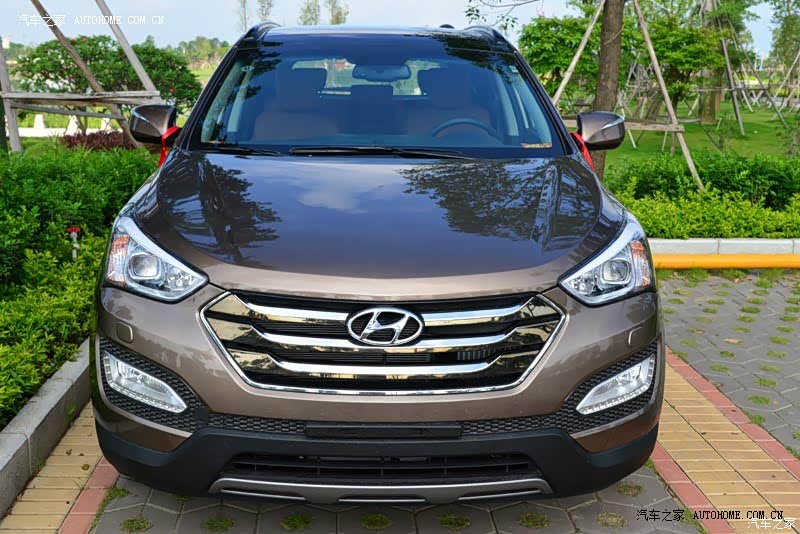 外观大气、内饰豪华、品牌低调、操控还行。