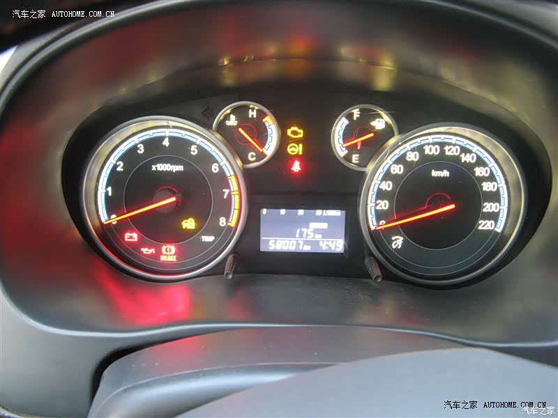 经济实用小巧灵活的一款小车，舒适性和空间有不足..总体还不错。