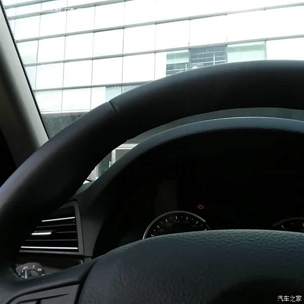 空间大，驾驶感较好，动力较好。喜欢3.0的自然吸气发动机