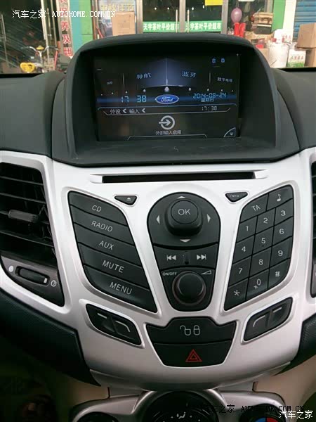 整体性非常好，外观内饰非常棒，油耗偏高，没有小毛病