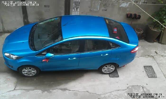 炫酷的的外观，海天蓝闷骚的颜色回头率那是100%啊