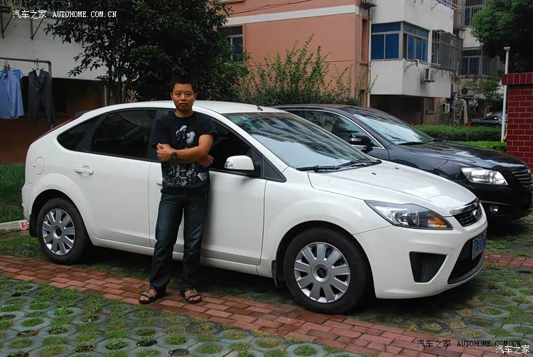 操控不错，驾驶感受好，外观漂亮耐看，油耗高，动力弱，震动大