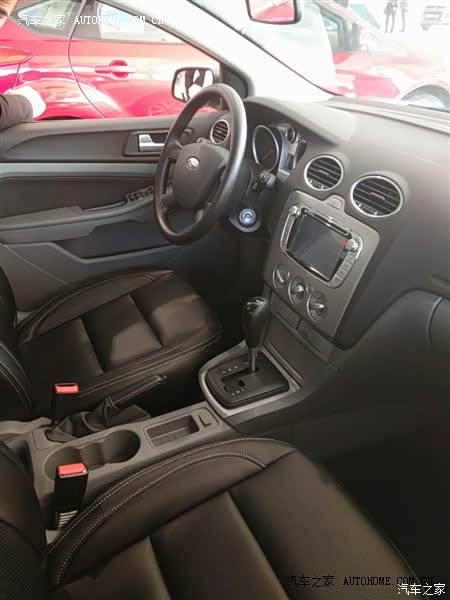 提速表现良好，动力输出强劲，乘坐空间够用，储物空间尚可。