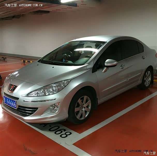 空间大，静音效果好，车辆操控平稳，底盘扎实，是辆好车。