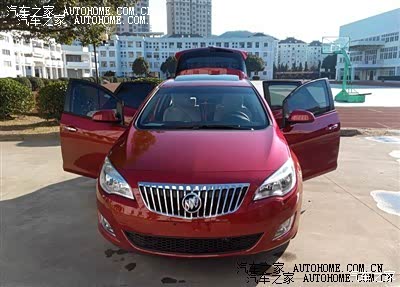 外观内饰漂亮，底盘扎实，操控较好，油耗略高，提速一般。