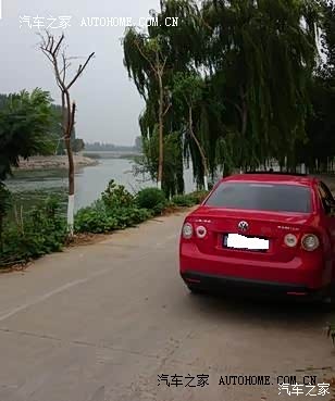 毕竟紧凑型车，动力和空间差一点，车皮实耐用，4年多没出过问题