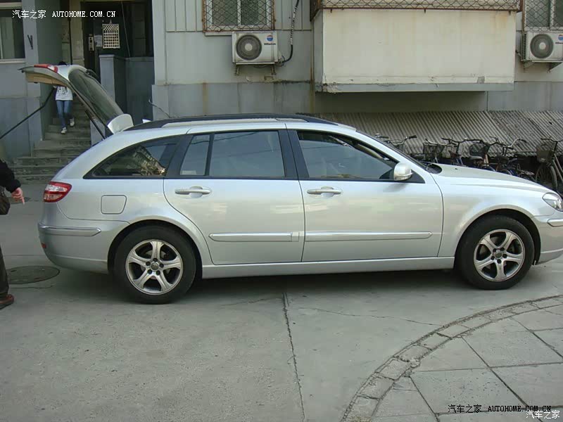 外观大气、美观、动力充足，四年没有出过任何问题，非常满意。