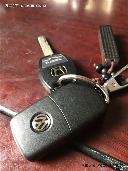 颜色靓丽，车外观是我第一眼就看中的，性能提速超级给力