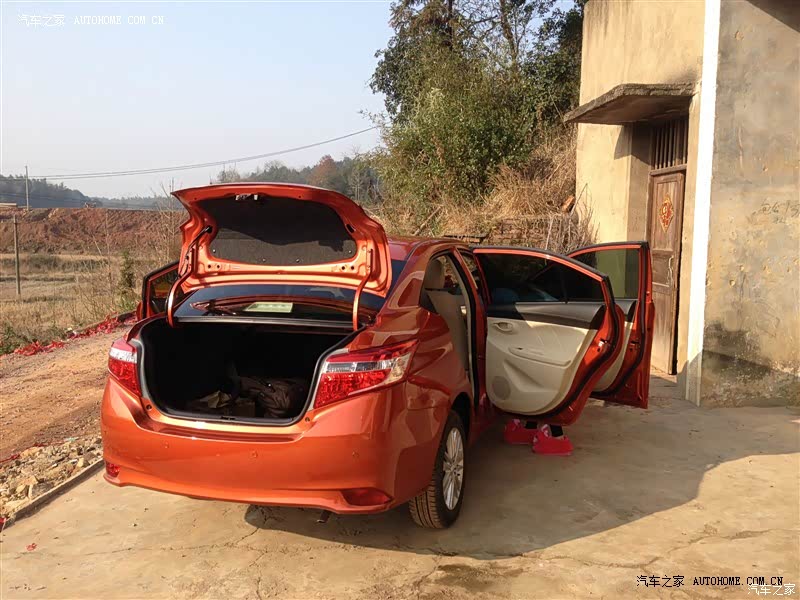 外观大气，油耗低，内饰协调，真是小巧玲珑,，就是一个高大上！