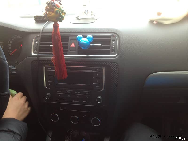 油比较低，动力略显偏弱，大众脸，家里都比较喜欢，还有悬挂。。