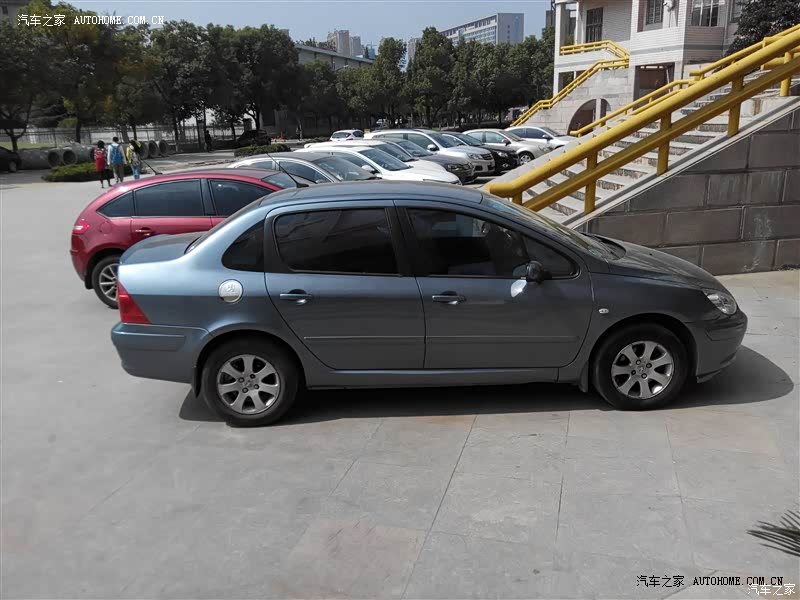 动力还行，操控感觉也不错。