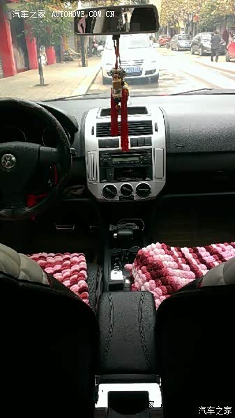 整体不错，小钢炮名不虚传，特喜欢关门的声音。只是后排空间小了