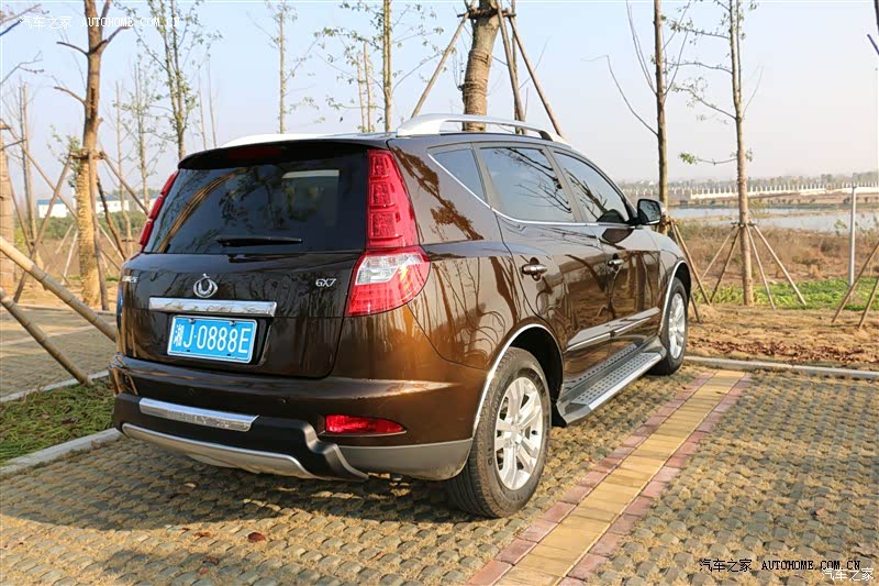 材料扎实、空间舒适、油耗一般、性价比较高！